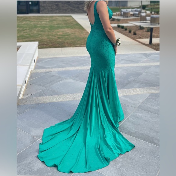 Prom dress - Picture 1 of 5